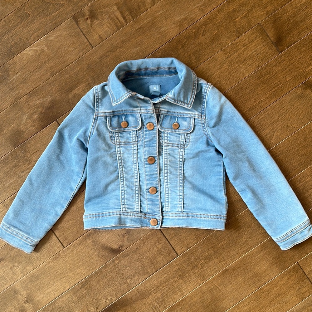 EUC Baby Gap denim jacket. Size US 5.